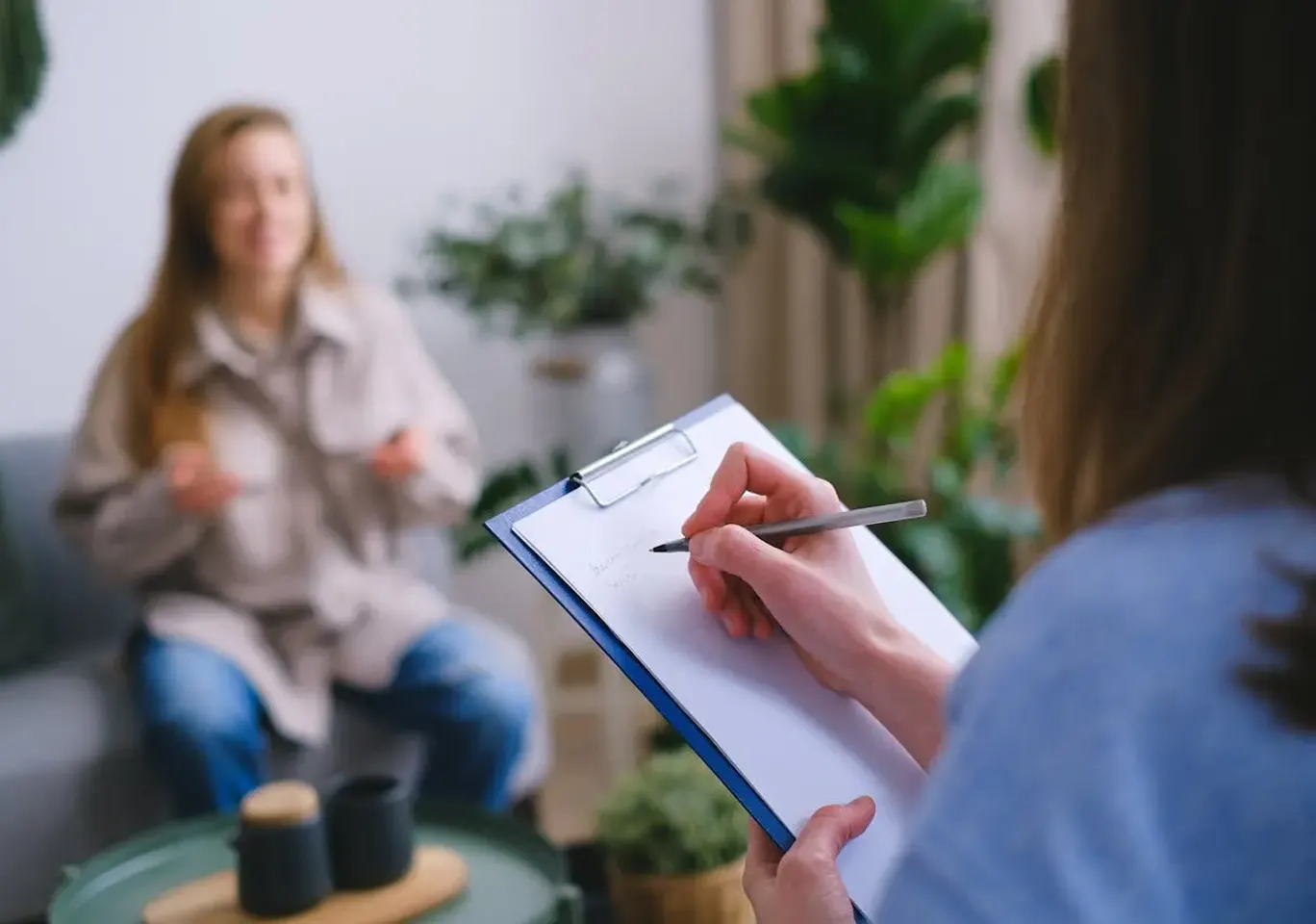 Psychiatra Piła, konsultacja prywatna: wywiad z pacjentką i notatki specjalisty